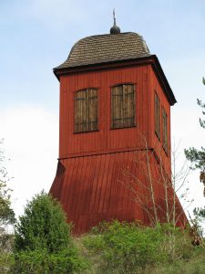 800px-Värmdö_kyrka,_klockstapel